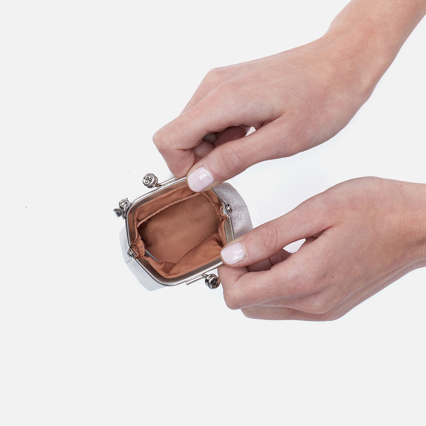 Run Frame Pouch In Metallic Leather - Silver - Image 2