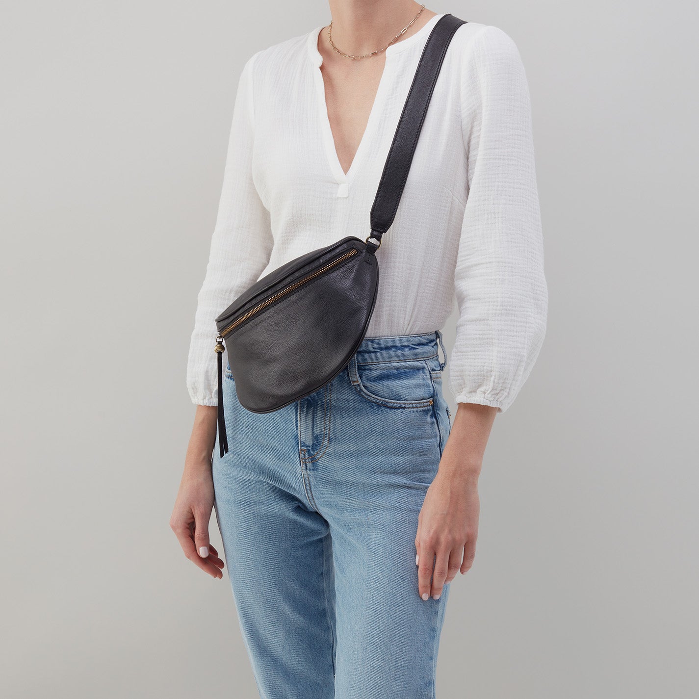 Juno Belt Bag in Smooth Leather - Black - Image 4