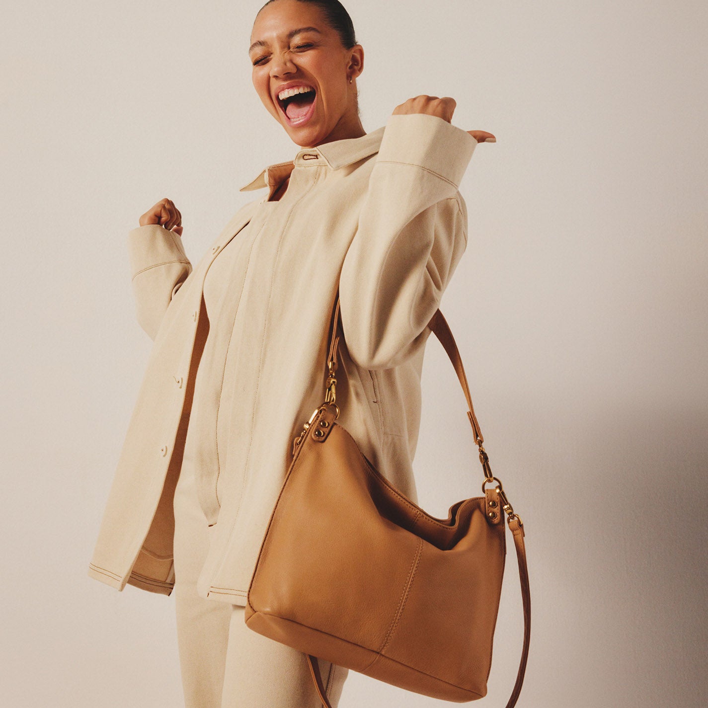 Pier Shoulder Bag In Pebbled Leather - Sandstorm - Image 2