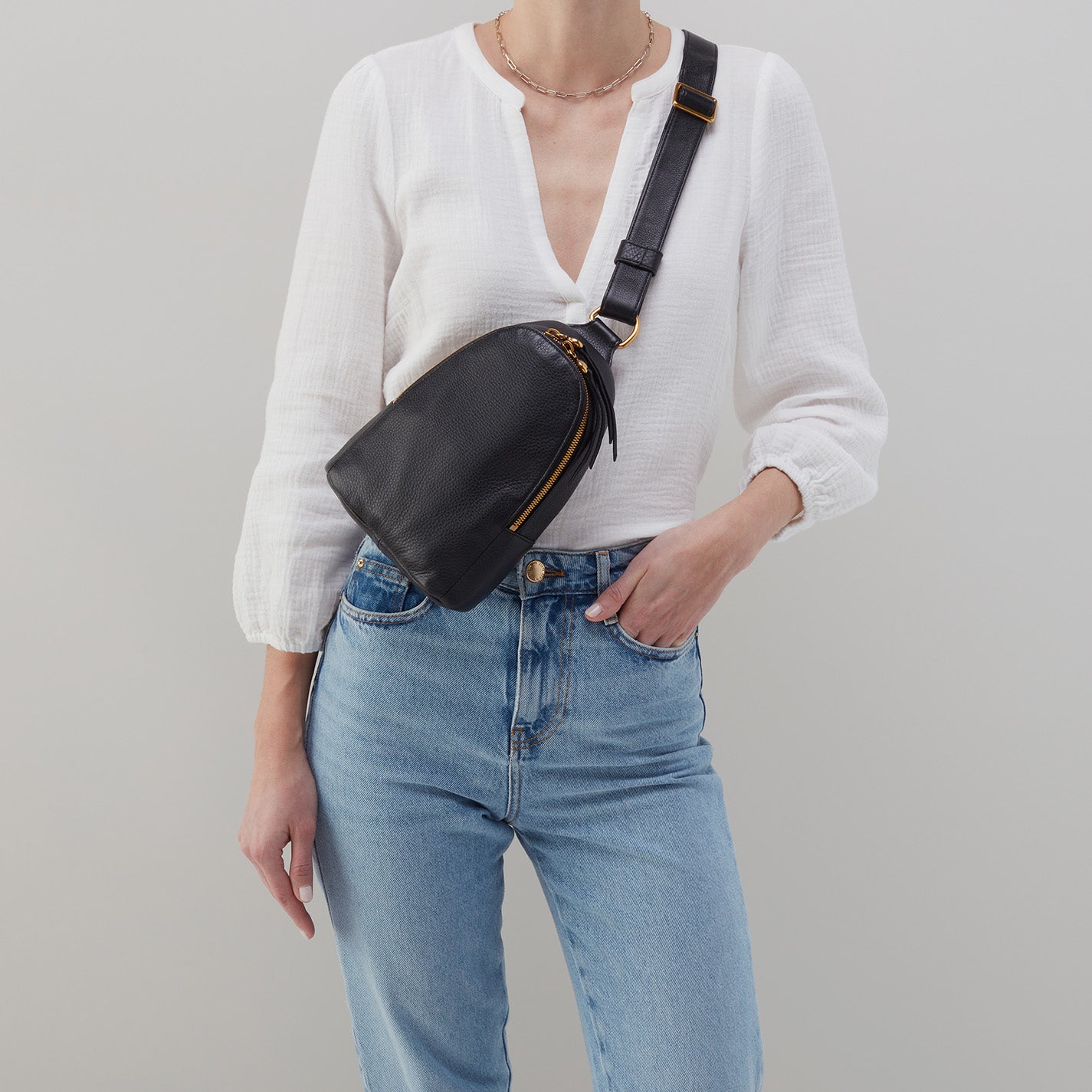 Fern Sling in Pebbled Leather - Black - Image 5