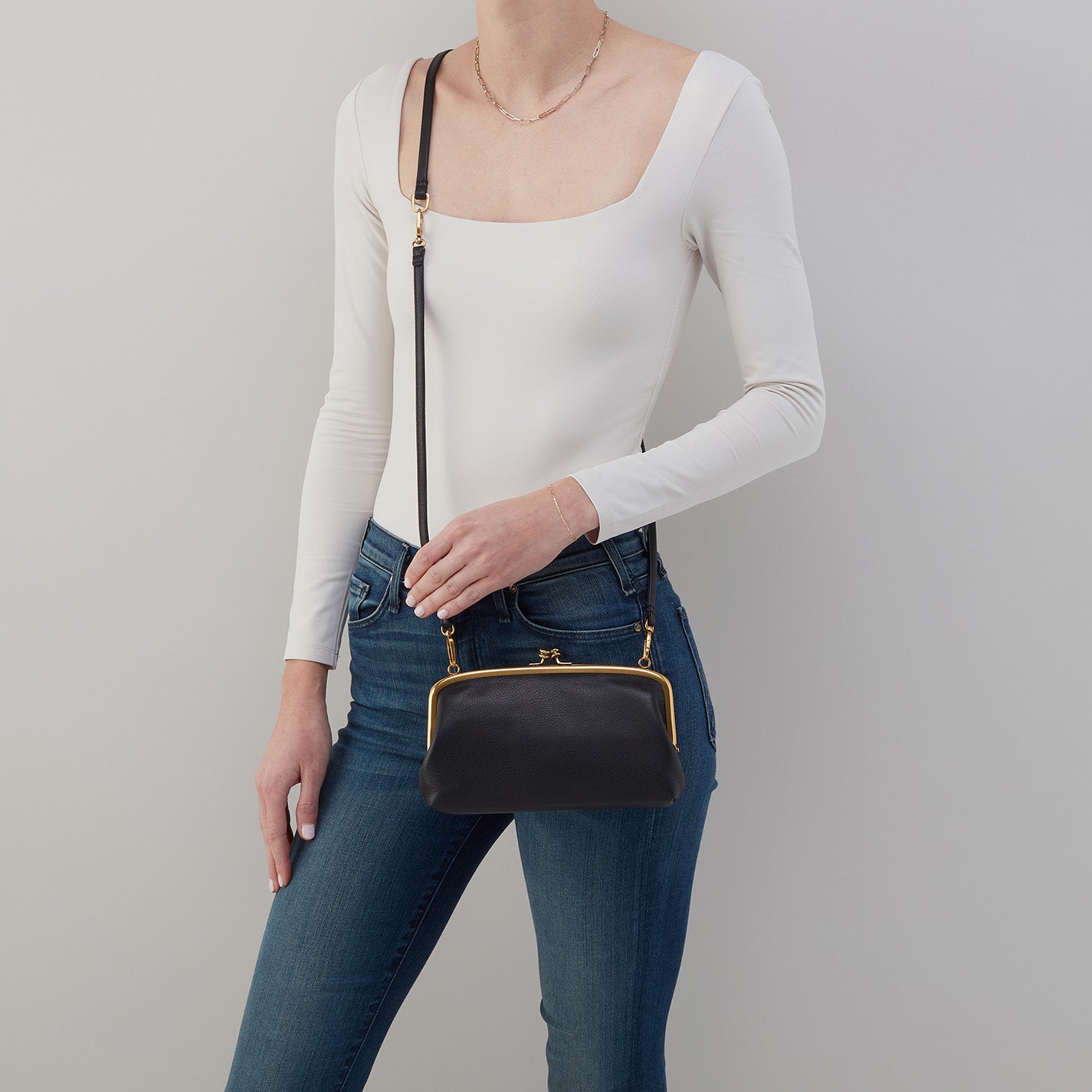 Cora Wallet Crossbody In Pebbled Leather - Black - Image 2