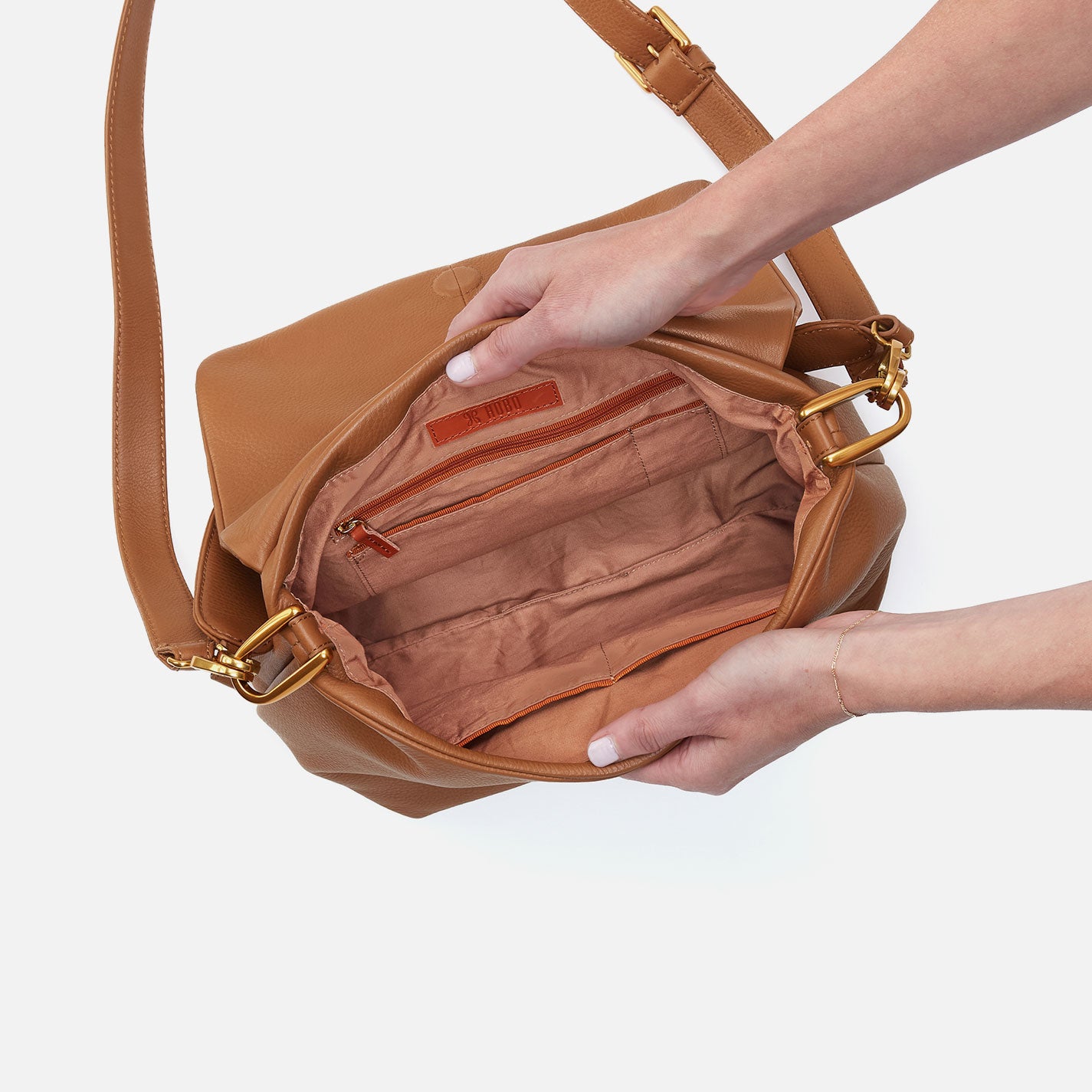 Harley Convertible Shoulder Bag in Pebbled Leather - Warm Honey - Image 3