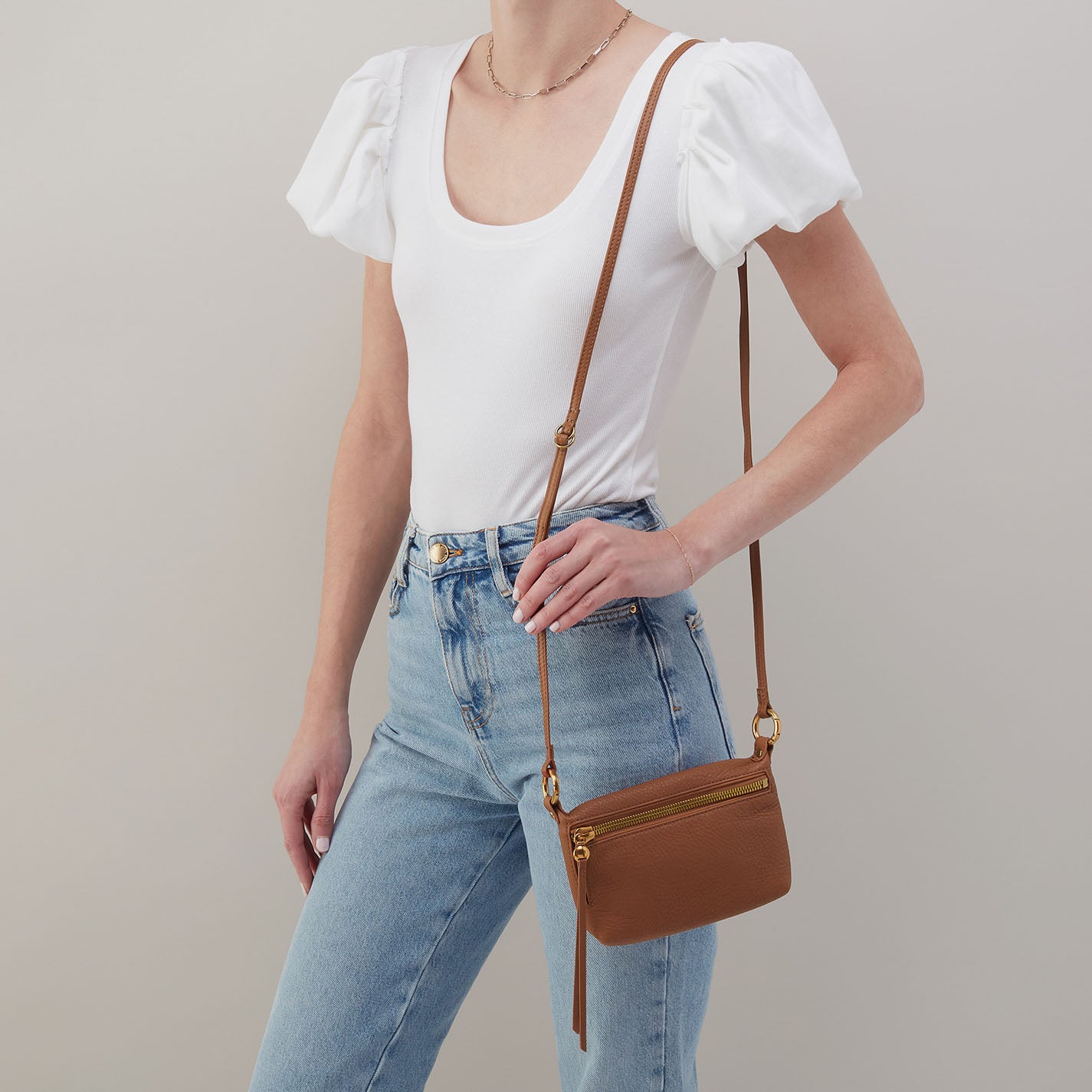 Run About Crossbody In Pebbled Leather - Warm Honey - Image 2